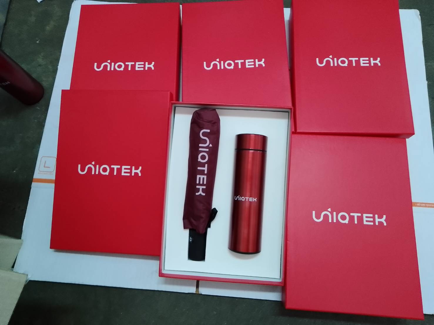 ชุด Gift Set กระบอกน้ำ + ร่ม UniqTeK Company Limited (UTCL) Laos