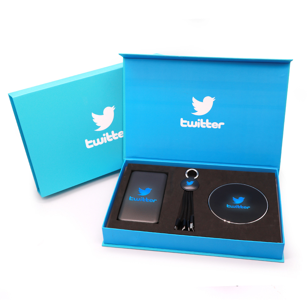 กิ๊ฟเซ็ท 3 In 1 Power Bank + สายชาร์จ + Wireless Charger